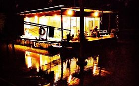 Casa Flotante Nenufar